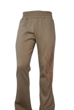 Load image into Gallery viewer, Flared Sweatpants Cammīnus Psiqué – Serigrafía roja